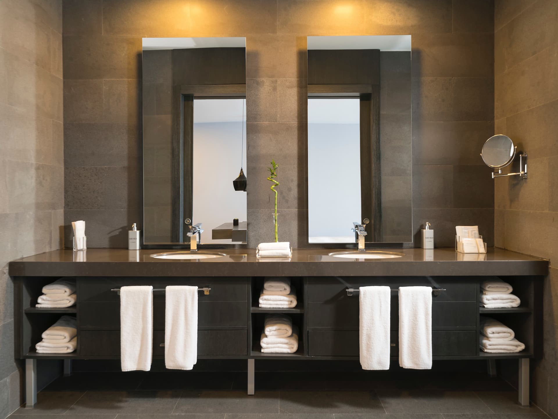 Mueble de baño práctico y elegante